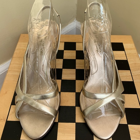 naturalizer metallic sandals